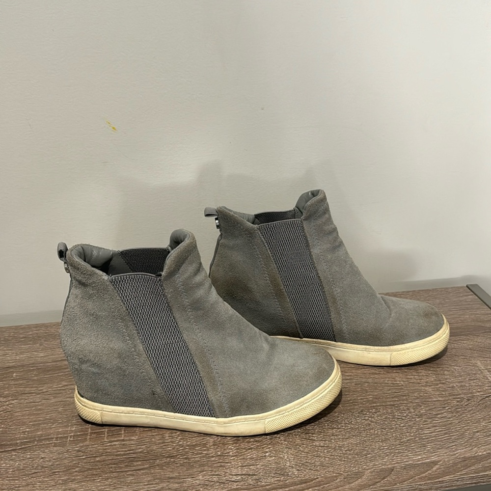 Steve Madden slip-on wedge sneaker blue size 8